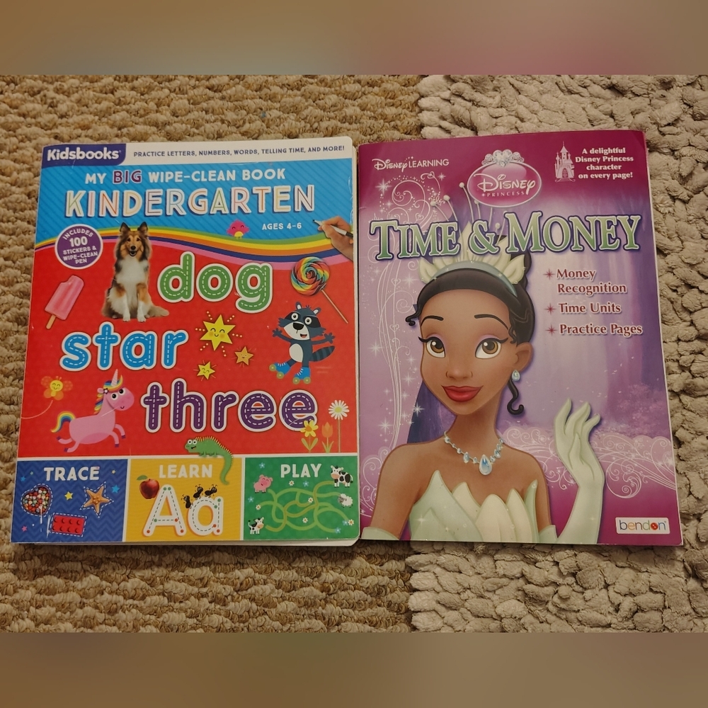 😊5 for $20 (2) Books
